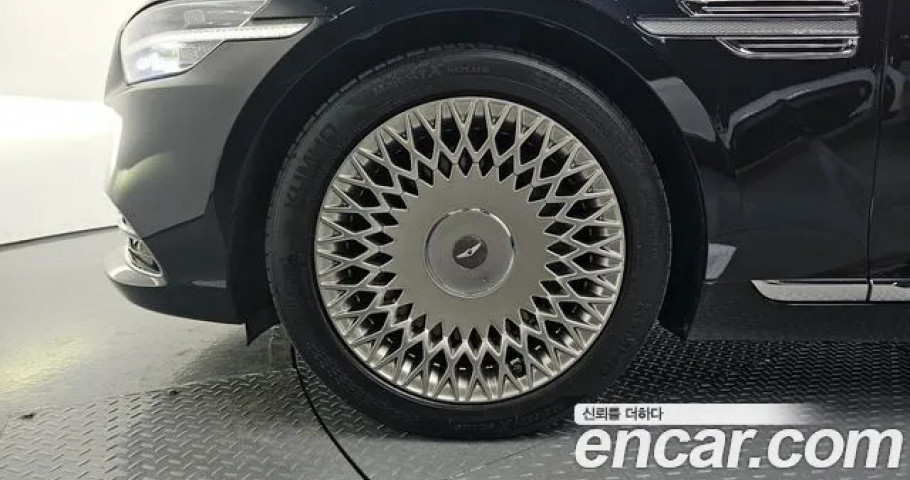 Genesis G90 