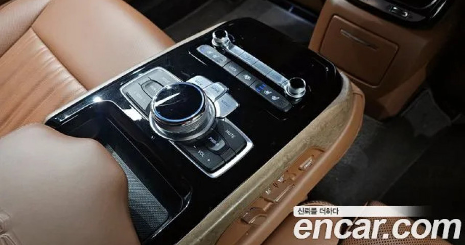 Genesis G90 