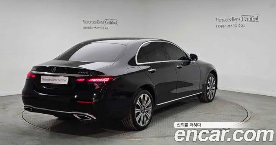 Mercedes-Benz E-Class 