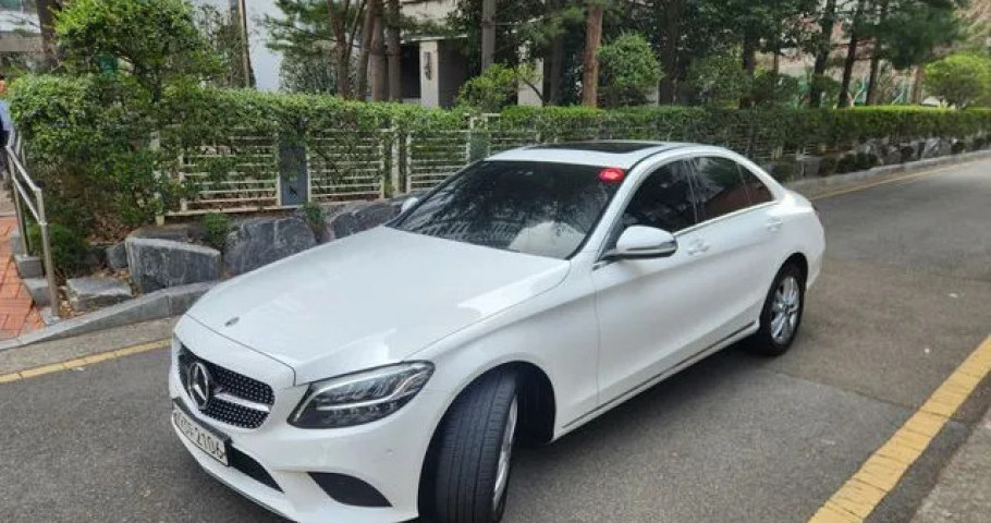Mercedes-Benz C-Class 