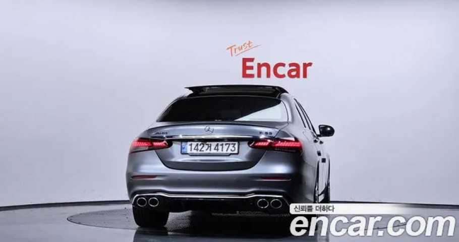 Mercedes-Benz E-Class 