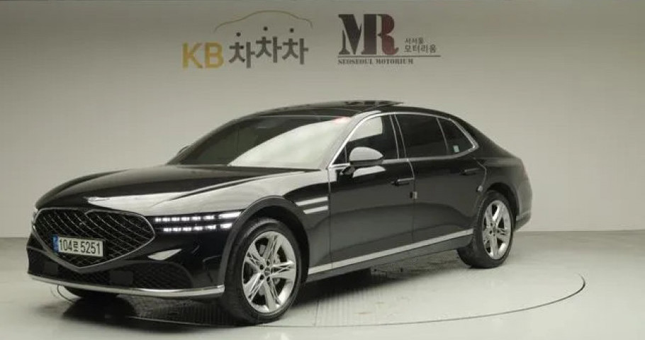 Genesis G90 