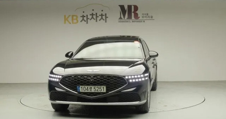 Genesis G90 