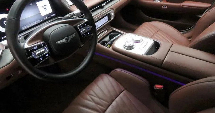 Genesis G90 