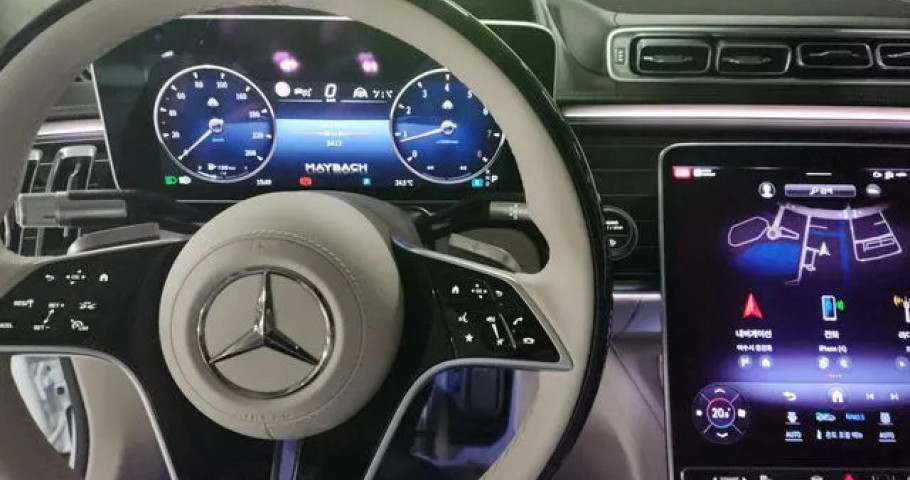 Mercedes-Benz S-Class 