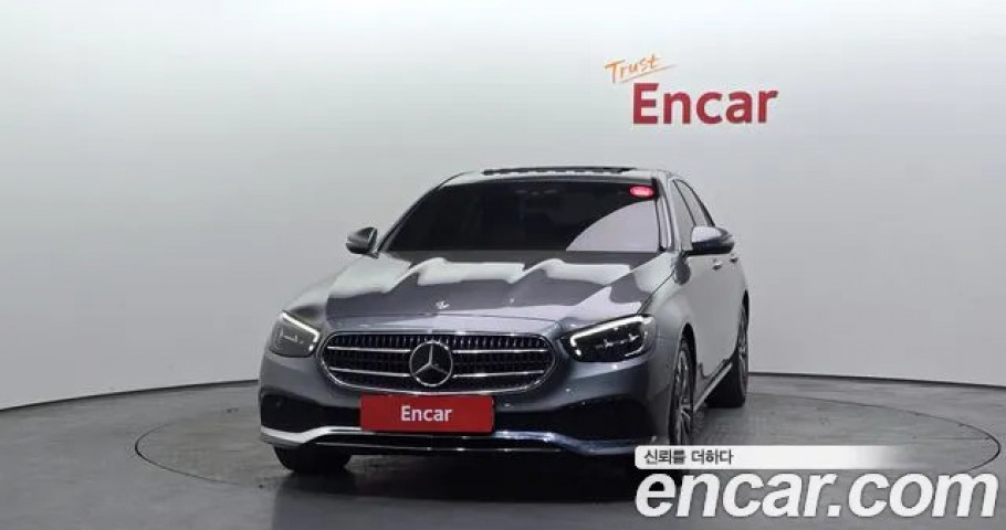 Mercedes-Benz E-Class 