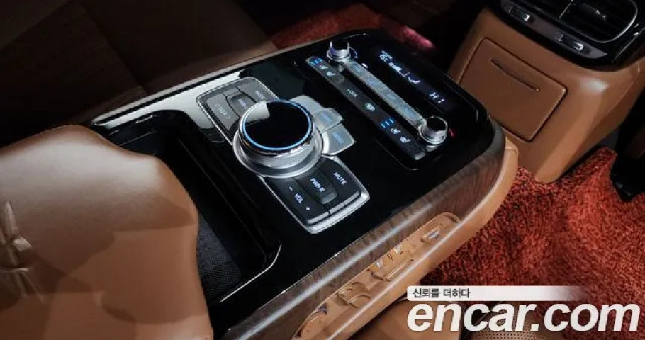 Genesis G90 