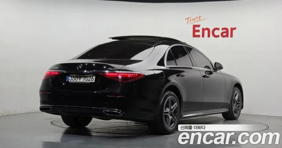 Mercedes-Benz S-Class 
