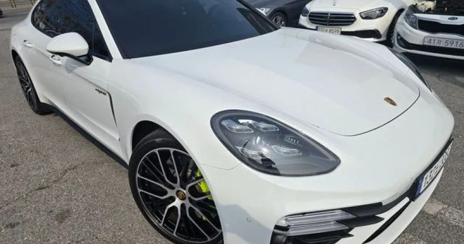 Porsche Panamera 