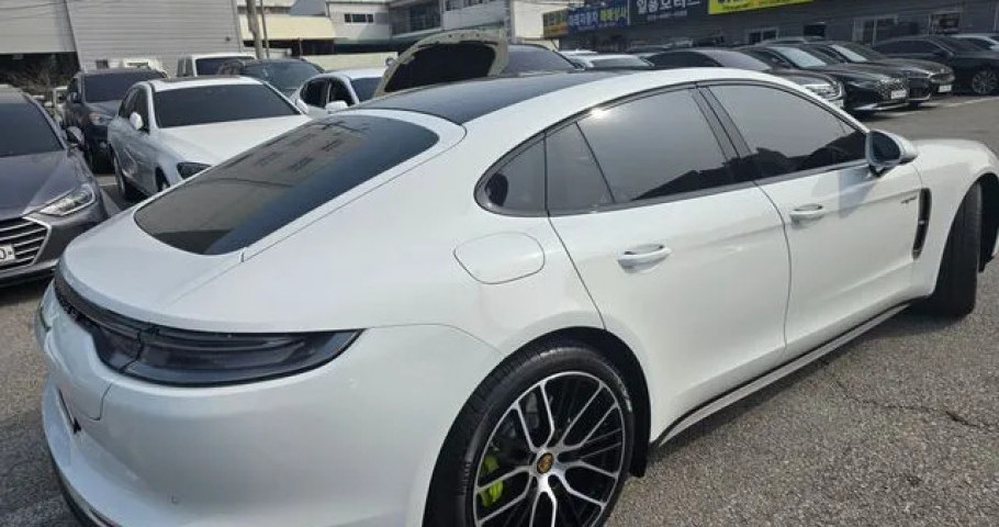 Porsche Panamera 