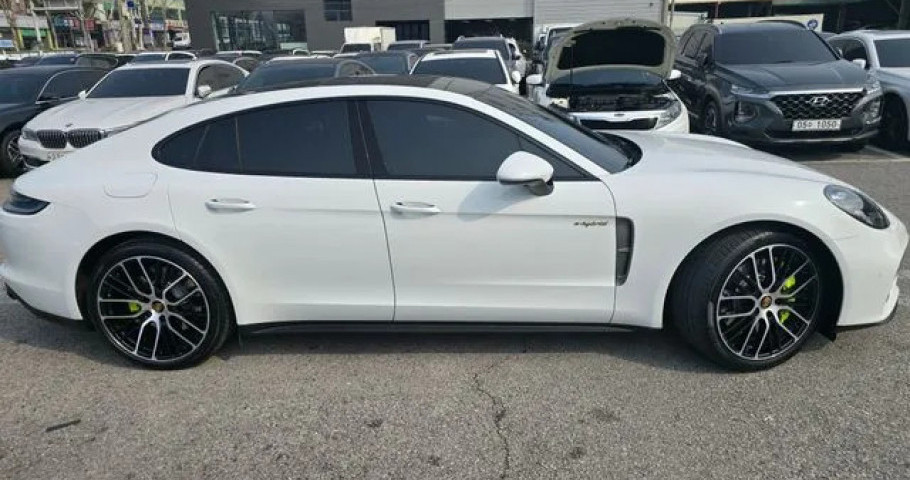Porsche Panamera 