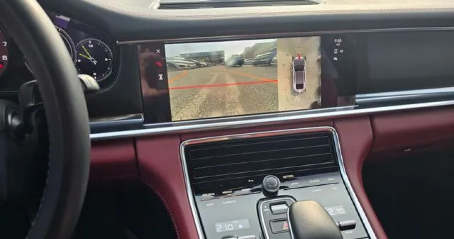 Porsche Panamera 