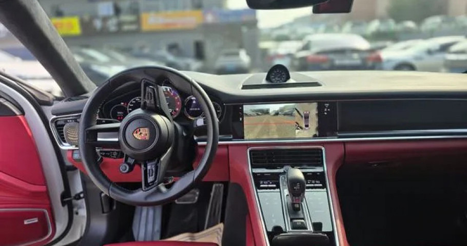 Porsche Panamera 