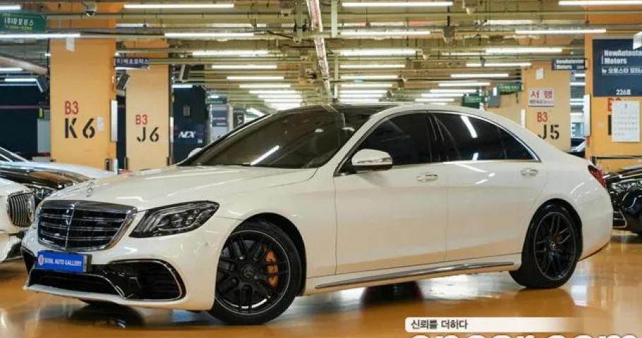 Mercedes-Benz S-Class 