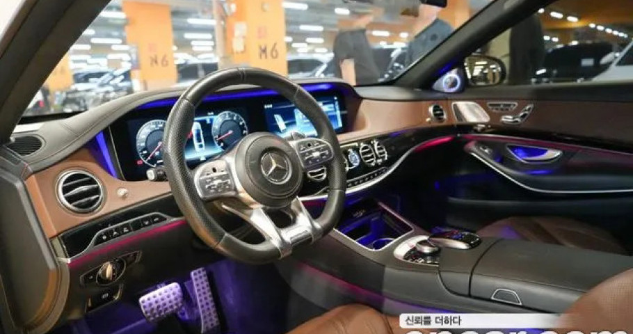 Mercedes-Benz S-Class 