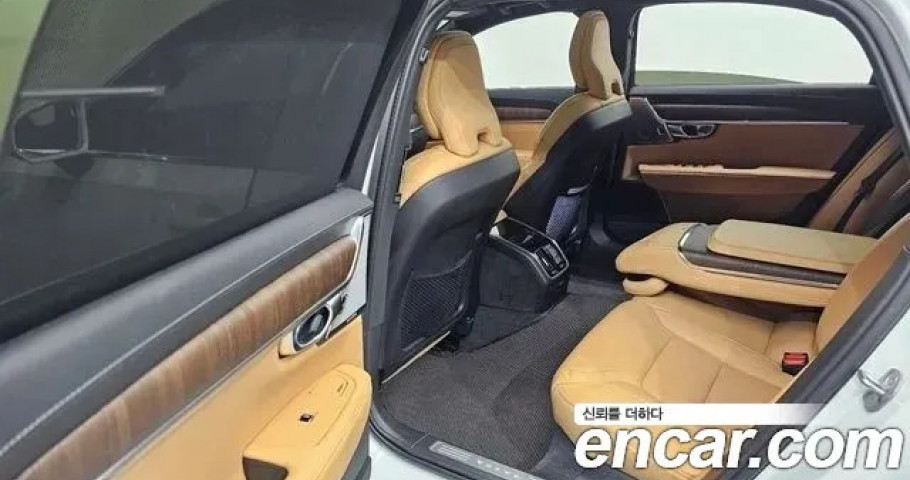 Volvo S90 