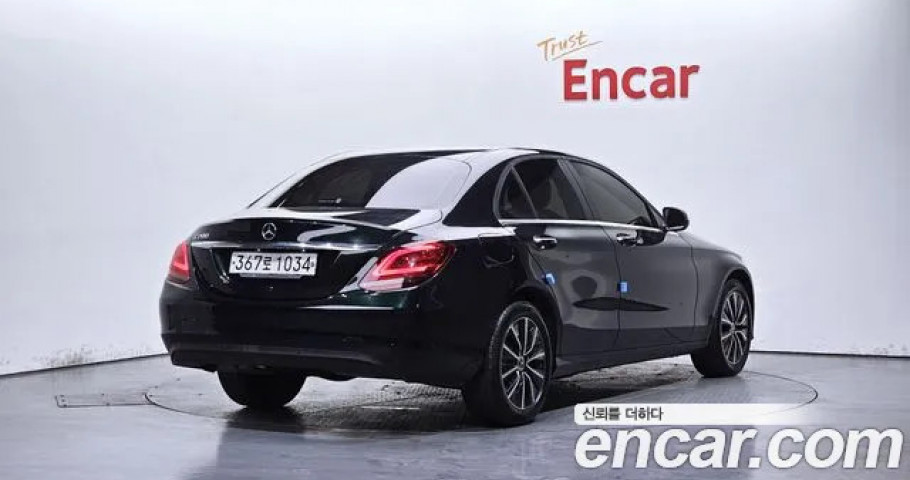 Mercedes-Benz C-Class 