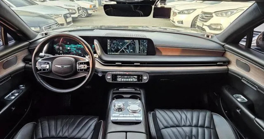 Genesis G90 
