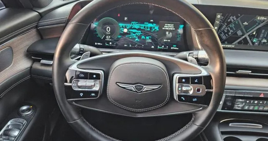 Genesis G90 