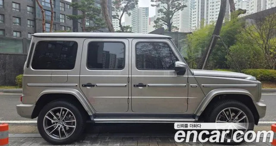 Mercedes-Benz G-Class 