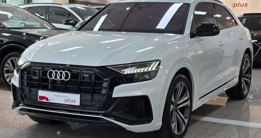 Audi Q8 
