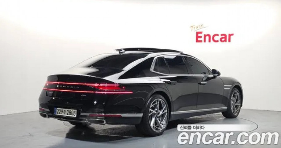 Genesis G90 