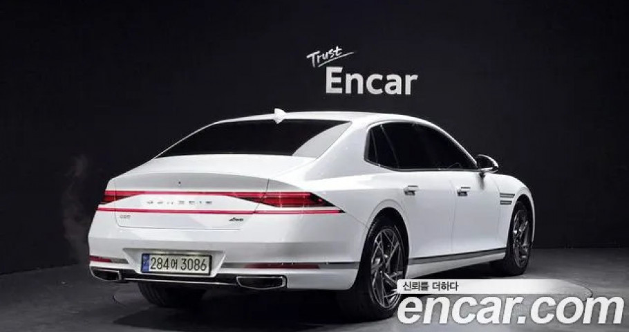Genesis G90 