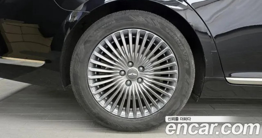 Genesis G90 