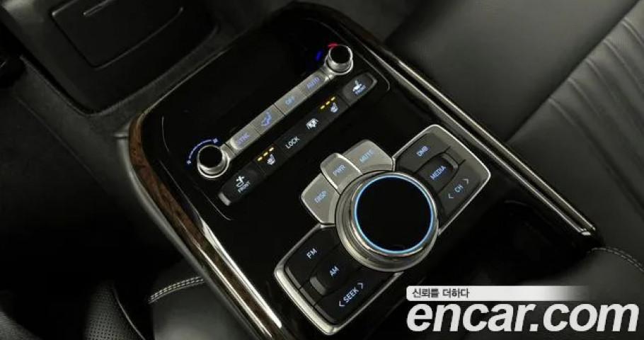 Genesis G90 