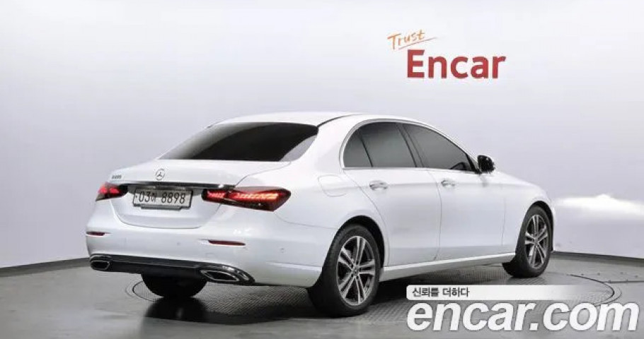 Mercedes-Benz E-Class 