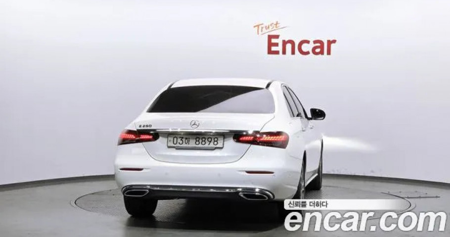 Mercedes-Benz E-Class 