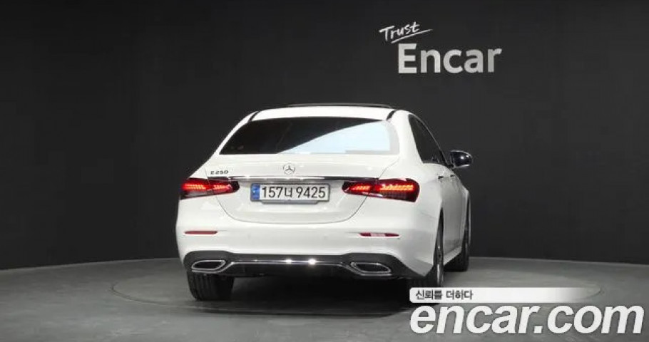 Mercedes-Benz E-Class 