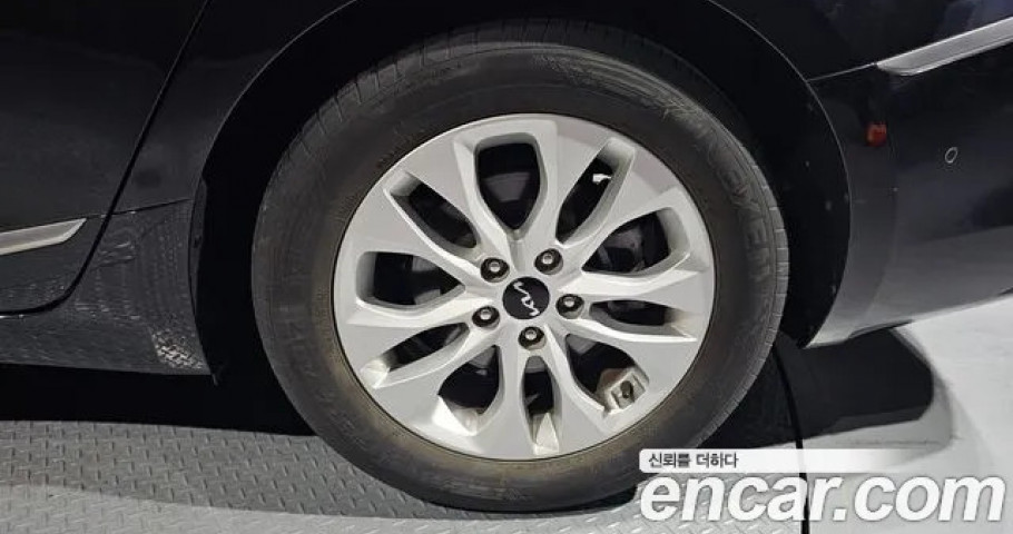Kia K8 