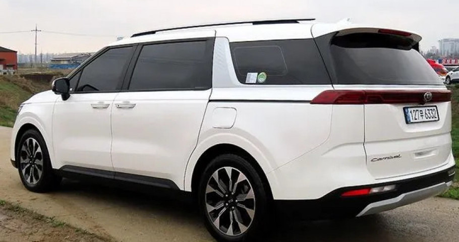 Kia Carnival 