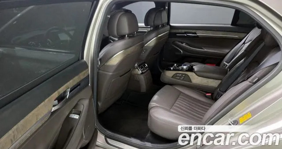 Genesis G90 
