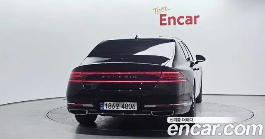 Genesis G90 