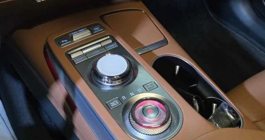 Genesis Gv70 