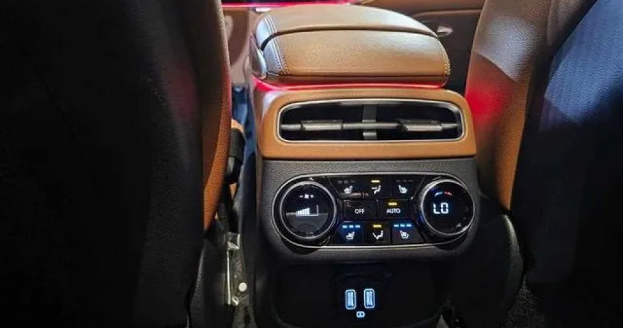 Genesis Gv70 