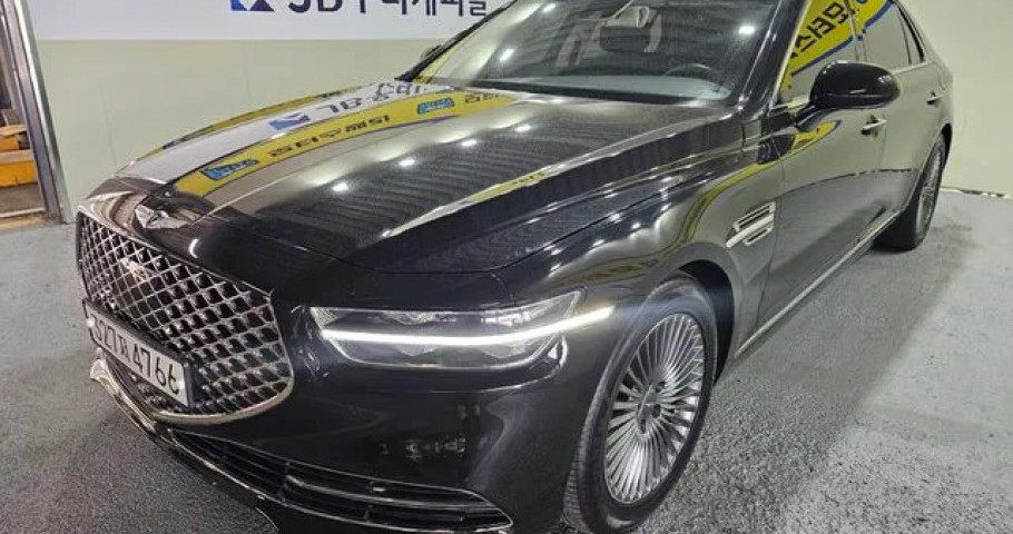 Genesis G90 