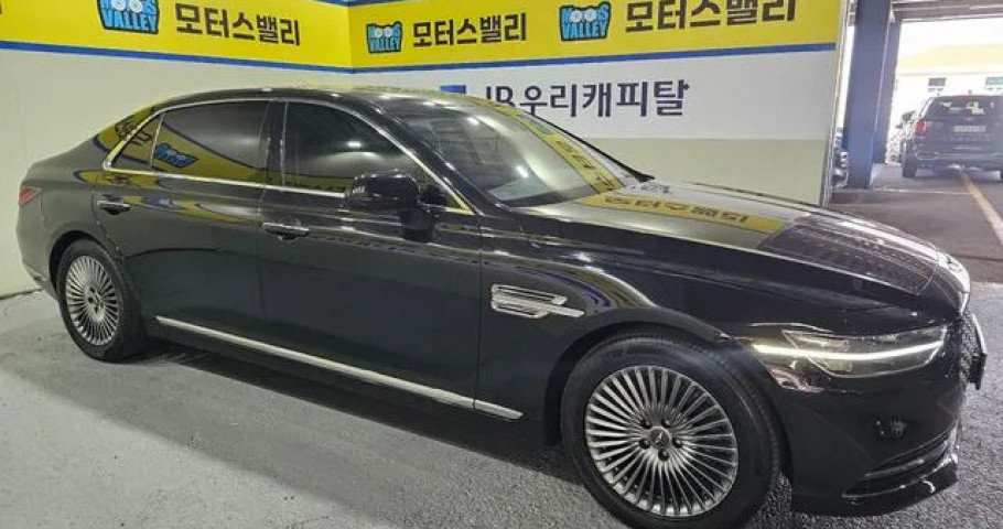 Genesis G90 