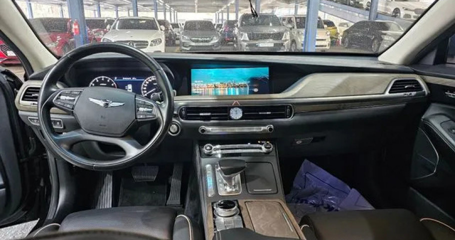 Genesis G90 
