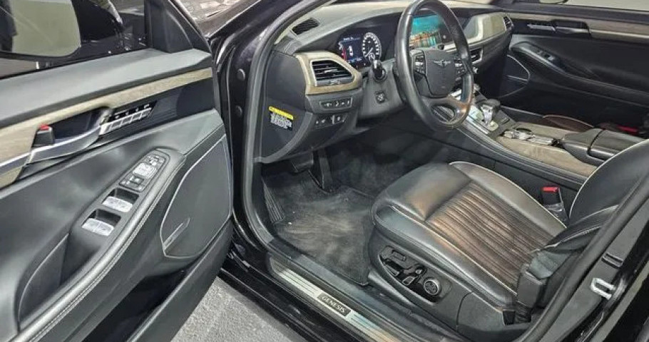 Genesis G90 