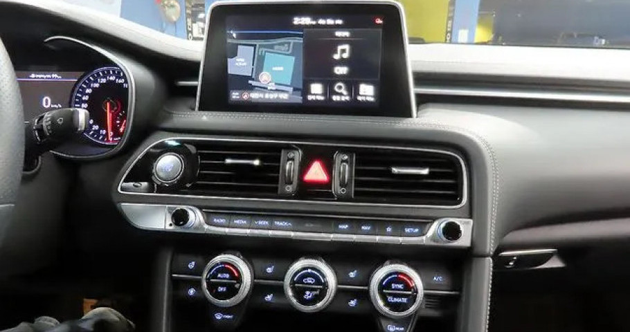 Genesis G70 