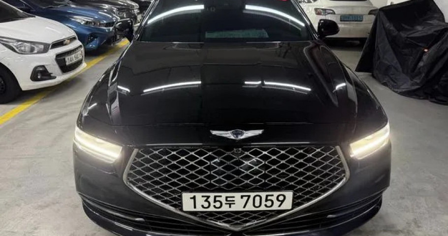 Genesis G90 