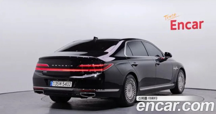 Genesis G90 