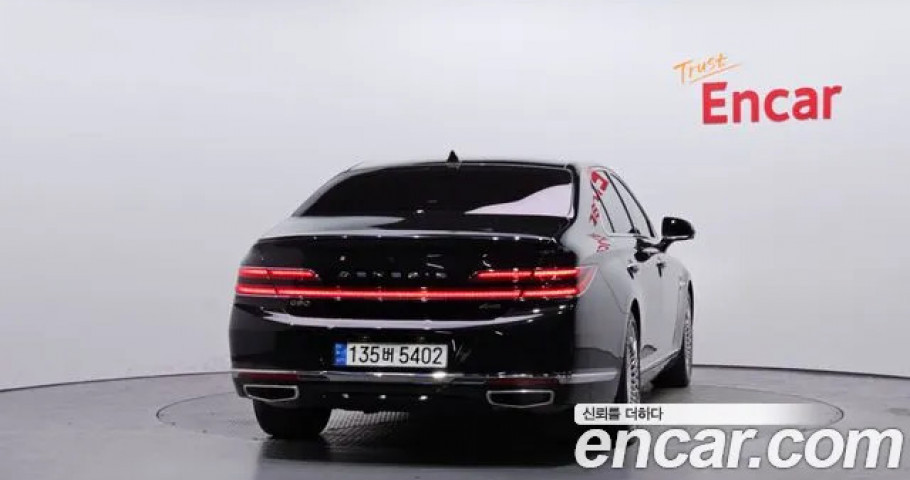 Genesis G90 