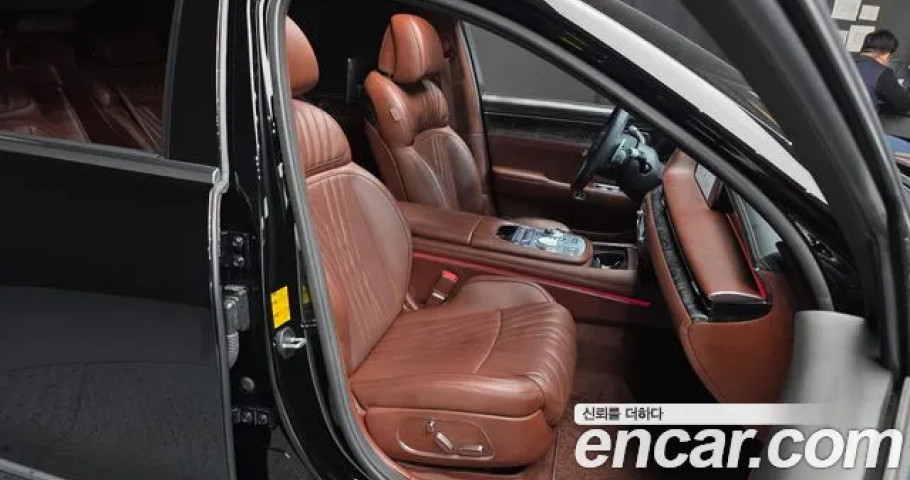 Genesis G90 