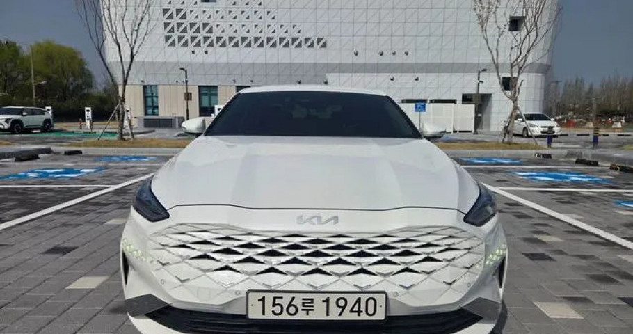 Kia K8 