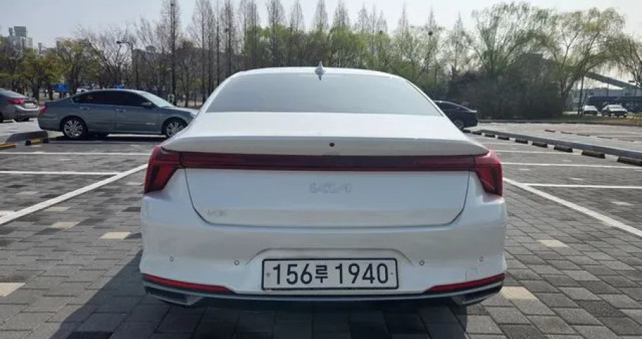 Kia K8 