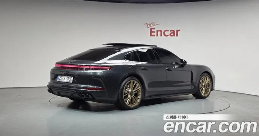 Porsche Panamera 